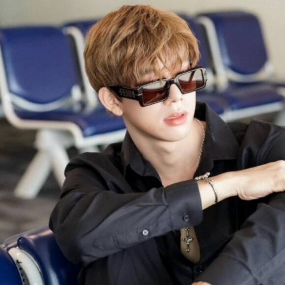 Fendi FENDIGRAPHY Women Sunglasses Rectangle Brown FE40073U 50E NEW AUTHENTIC - Picture 9 of 11